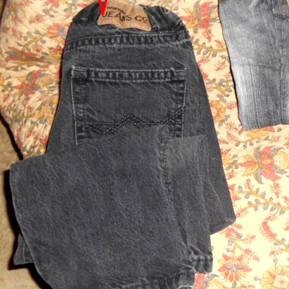 4 PAIR OF PANTSTodlers Jeanpants & sweatpants